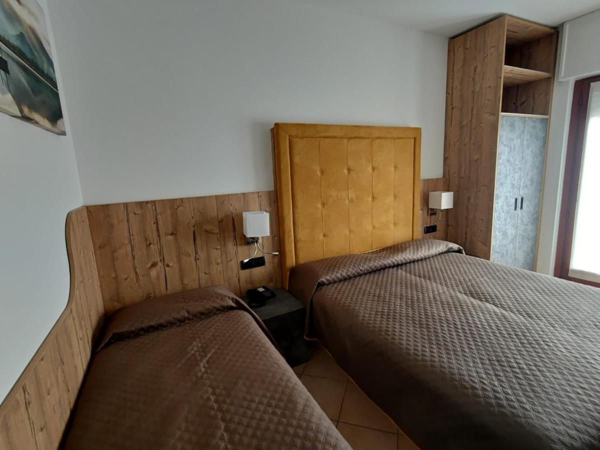 Albergo Casa Este ブレンゾーネ エクステリア 写真