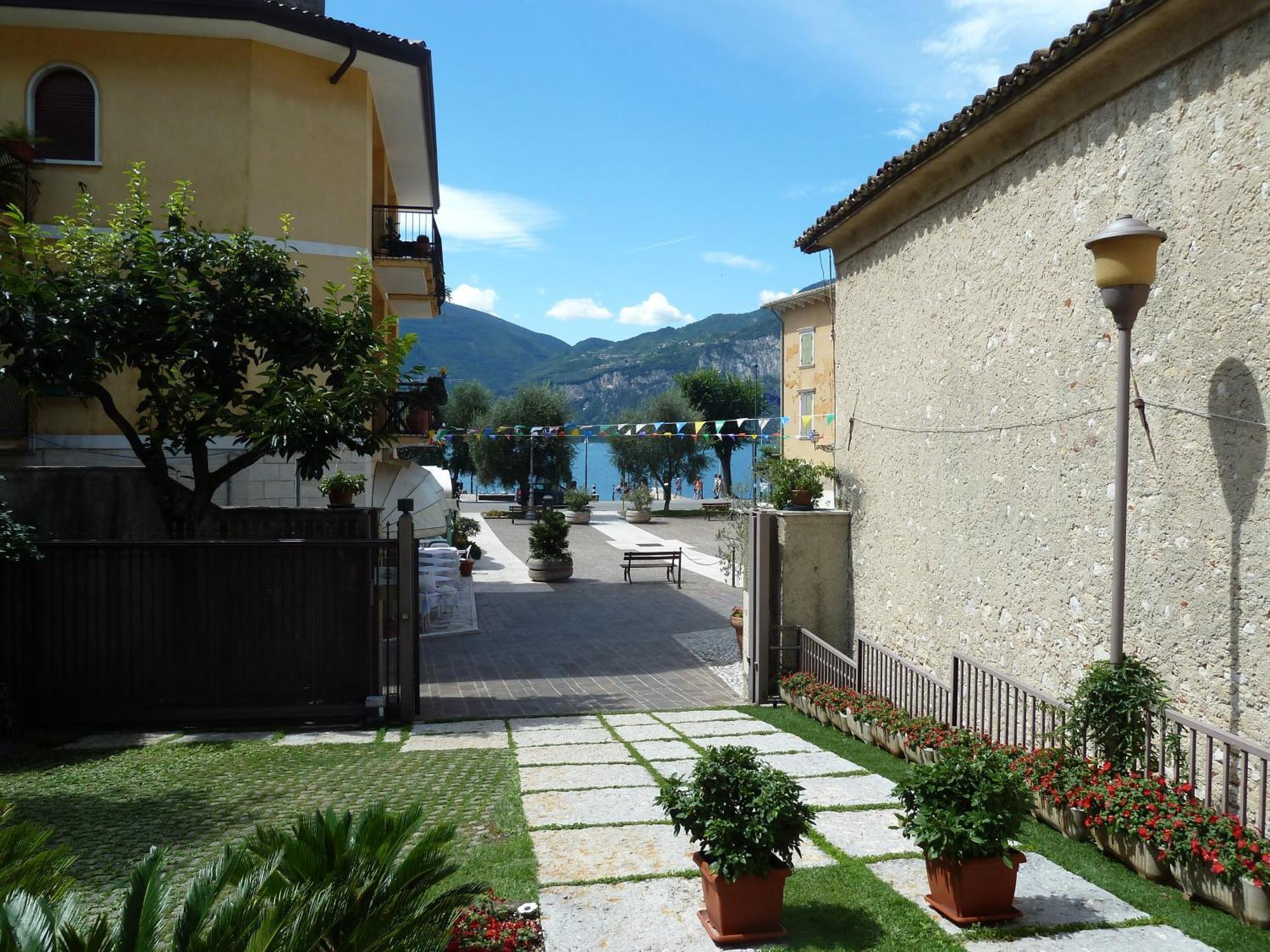 Albergo Casa Este ブレンゾーネ エクステリア 写真